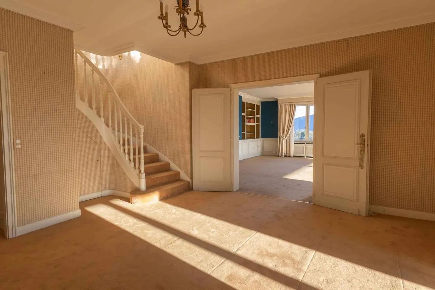 Elegantes Luxushaus mit Aussicht - Foto 4 von 8
