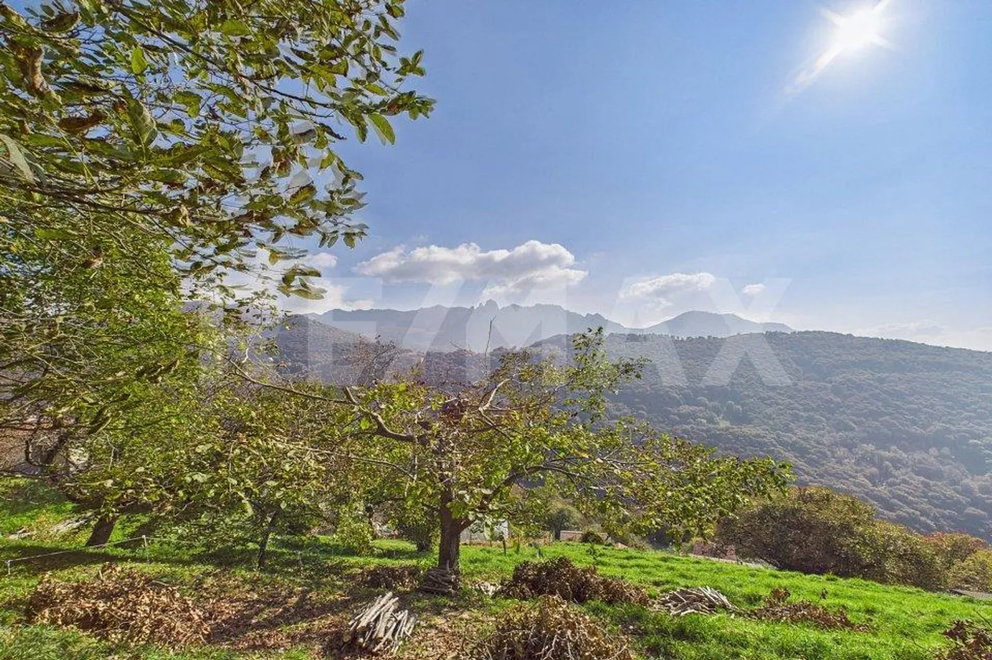 Building plot; sunny with panoramic view, about 25 minutes from Lugano - Photo 7 of 8