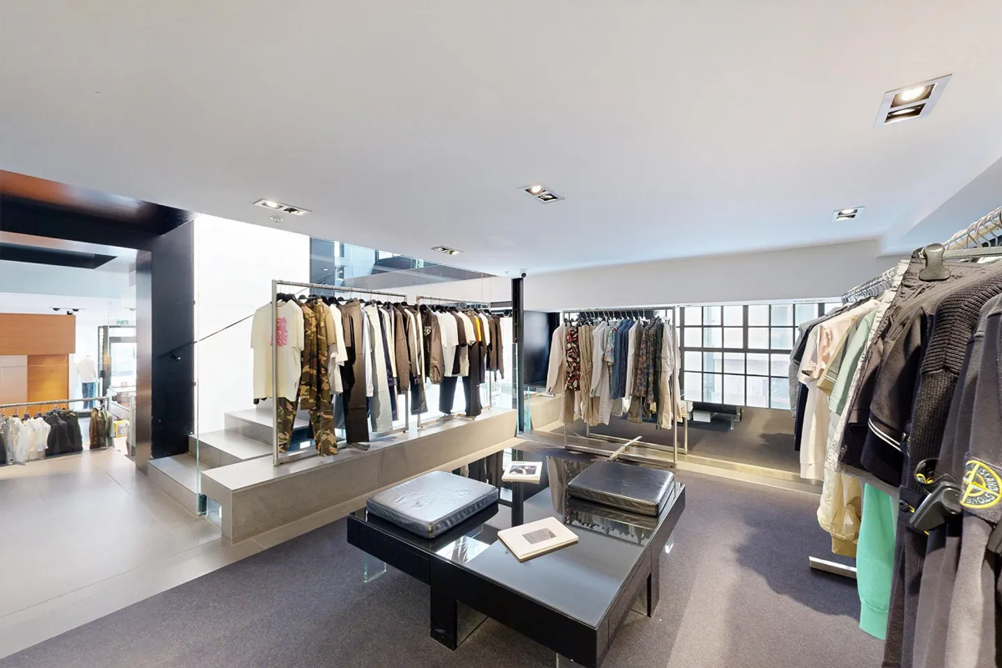 Arcade for rent in the hyper-center of Lausanne, Rue de Bourg - Photo 6 of 9