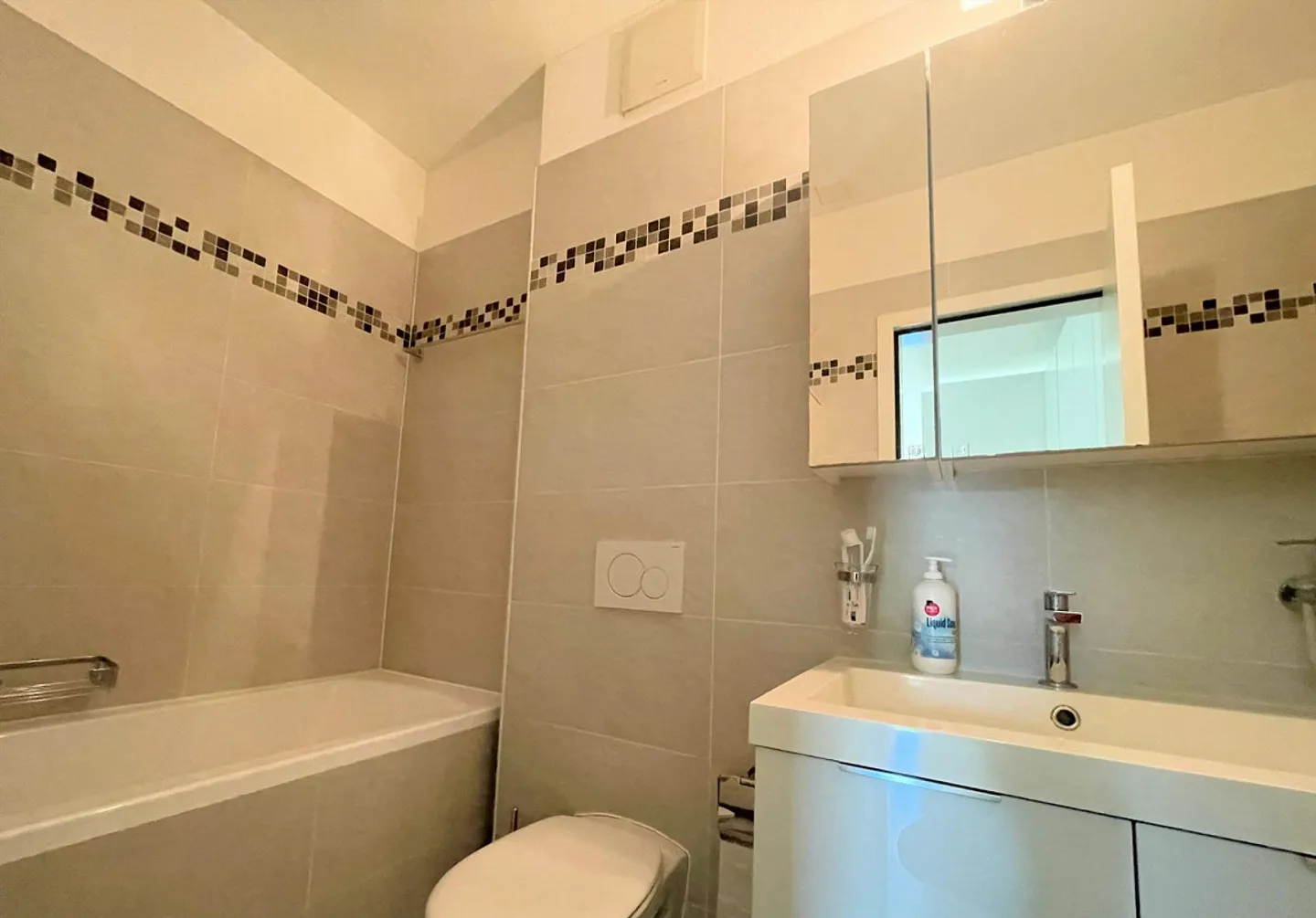 Apartment with large garden a stone's throw from the city center - Photo 13 of 16