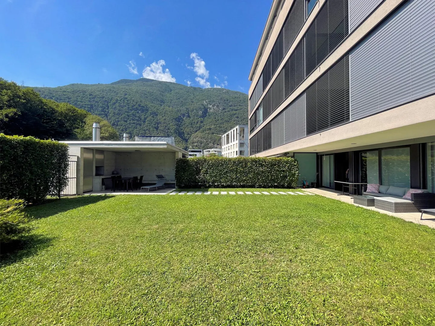 Apartment with large garden a stone's throw from the city center - Photo 14 of 16