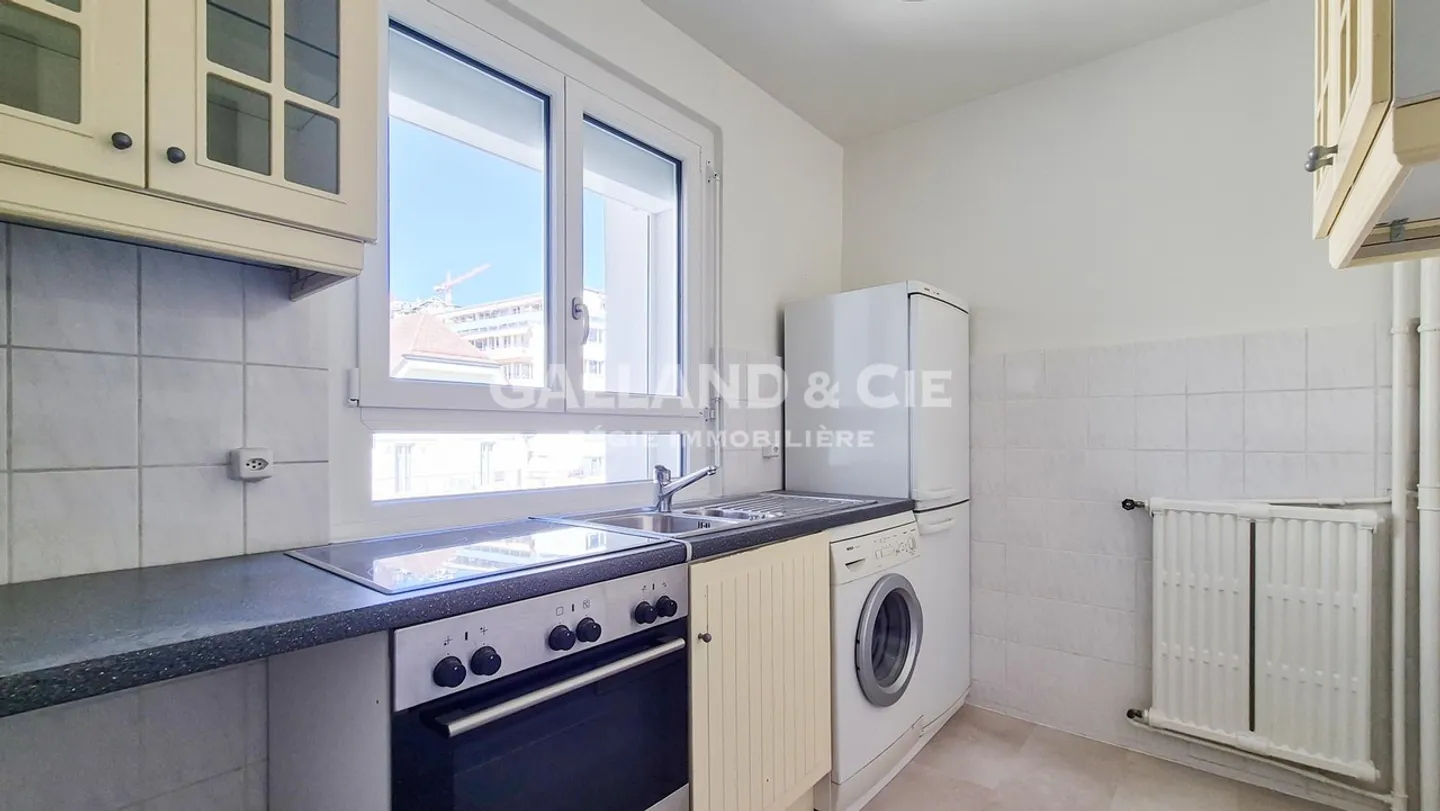 2,5-Zimmer-Wohnung im Stadtteil Faverges - Foto 3 von 8