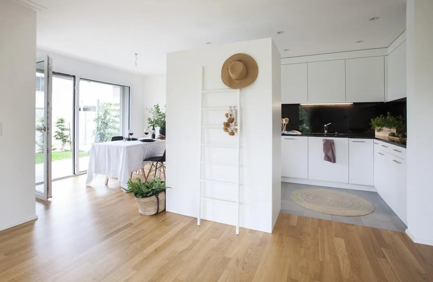 Moderno appartamento di 3,5 stanze in un'oasi residenziale - Foto 3 di 10