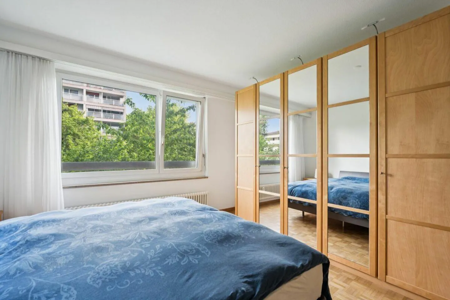Appartement moderne et confortable de 4½ pièces avec grand balcon sud et place de parking - Photo 10 sur 10