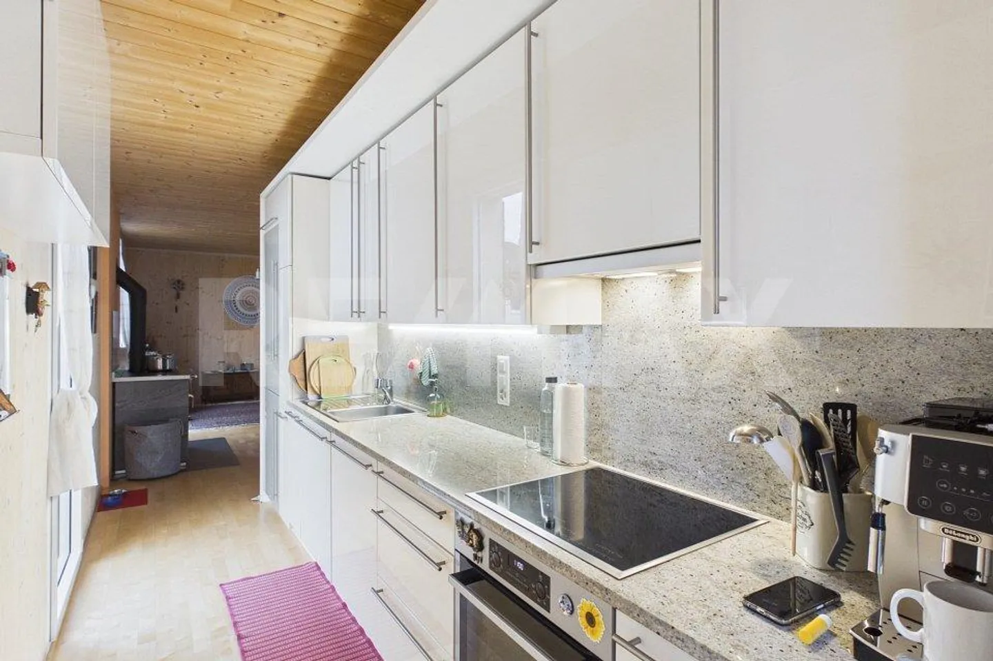 Einfamilienhaus mit 4 ½ Zimmern und unabhängiger Wohnung... - Foto 8 von 13