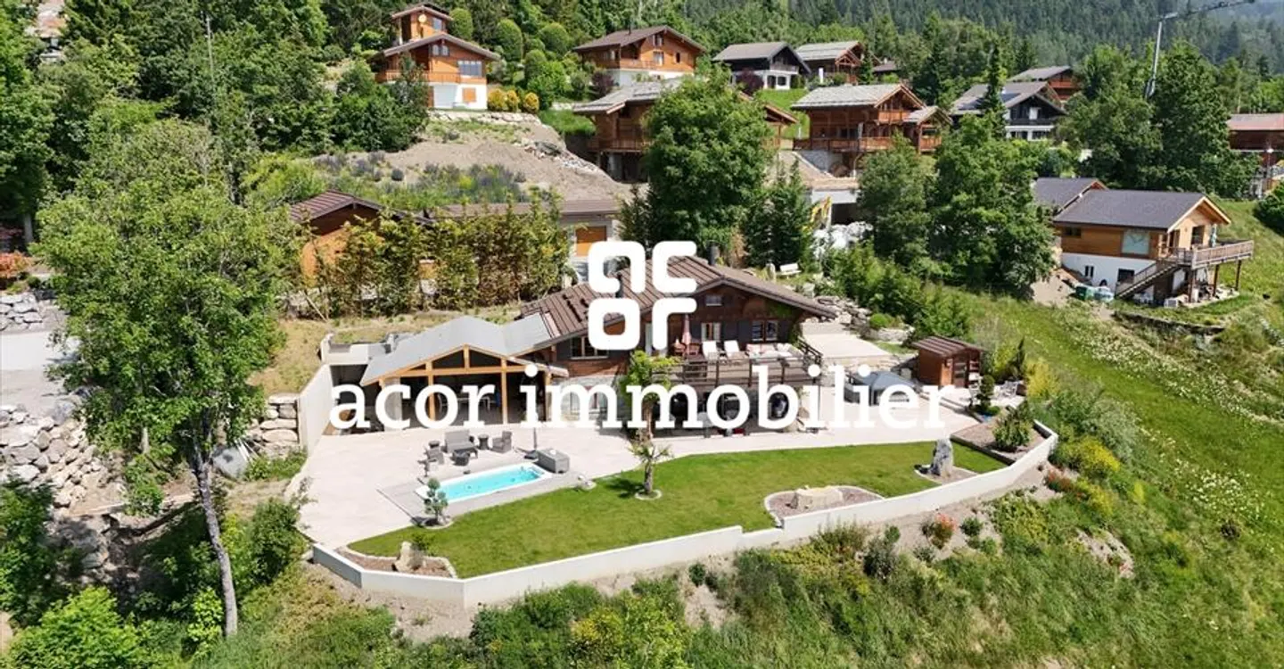 Charmantes Chalet mit Panoramablick - Foto 1 von 4