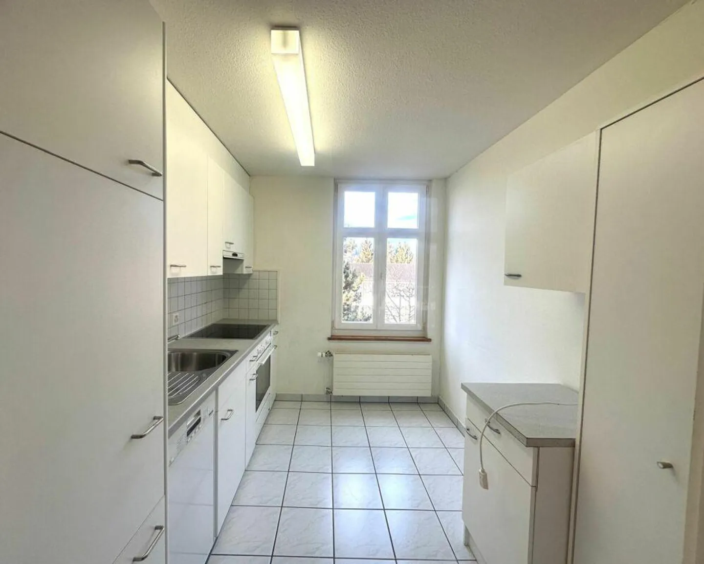 Appartement sous les combles rénové et confortable cherche de nouveaux locataires - Photo 2 sur 10