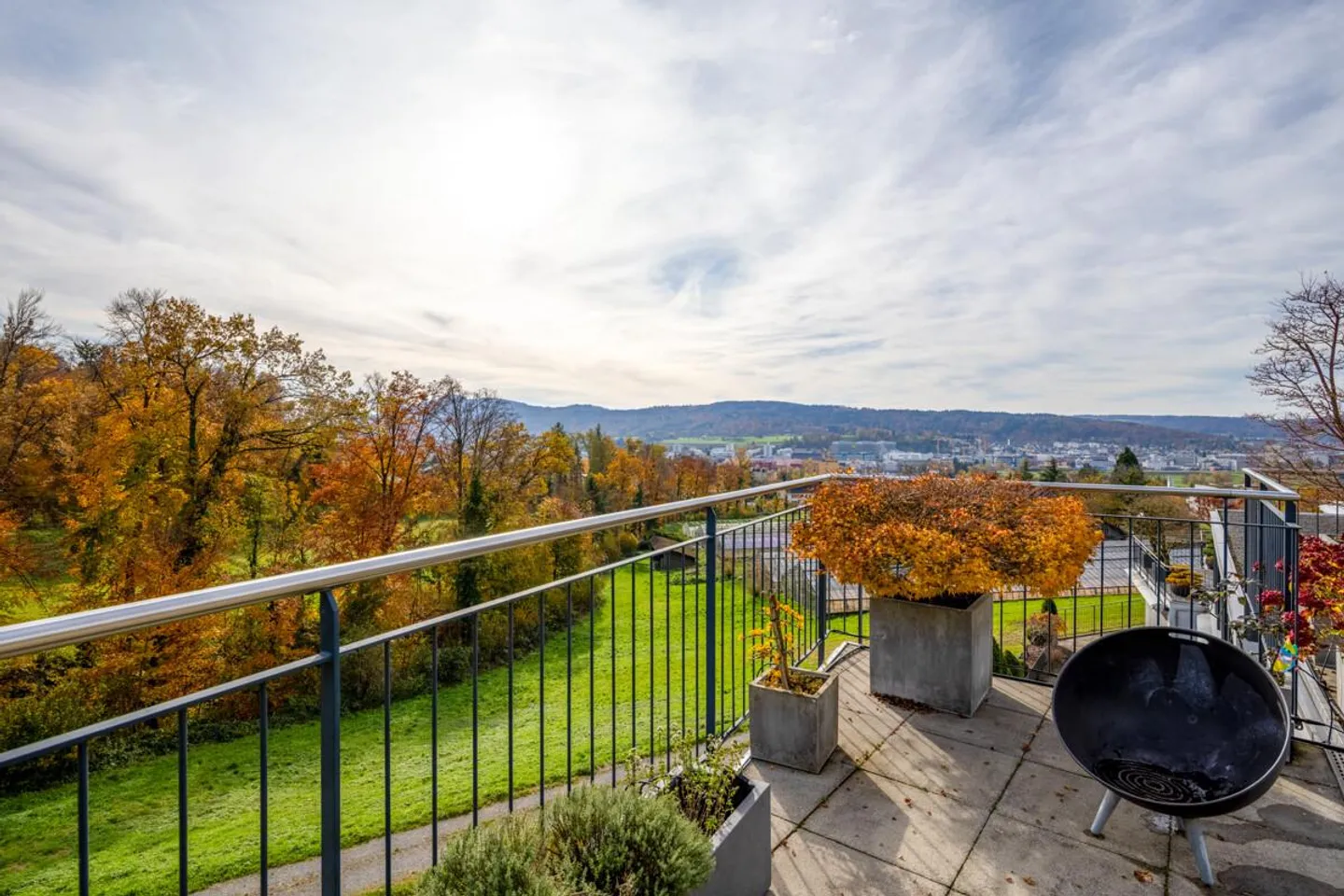 Appartamento attico esclusivo con vista a Oberengstringen - Foto 7 di 8