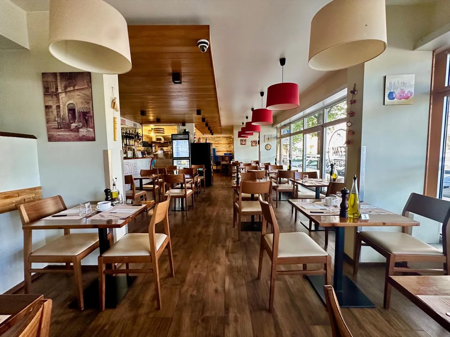 Restaurant - Photo 9 of 11