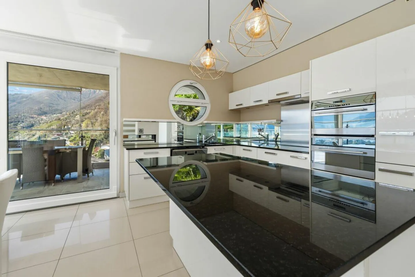 Appartement 5,5 pièces avec piscine et vue imprenable - Photo 5 sur 19