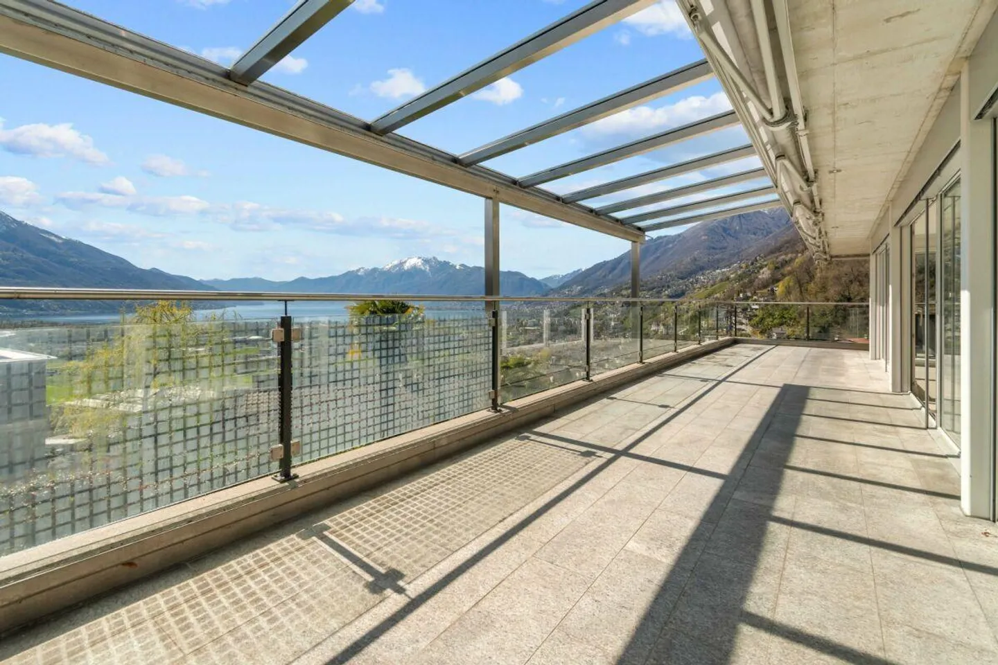 Appartement 5,5 pièces avec piscine et vue imprenable - Photo 6 sur 19