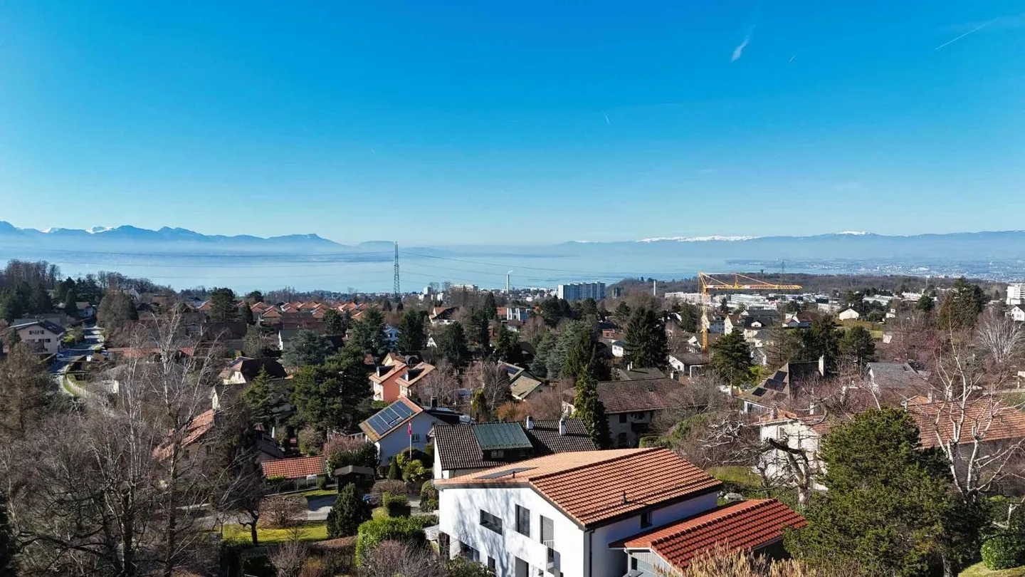 Appartement Éblouissant avec Vue Lac - Photo 1 sur 7
