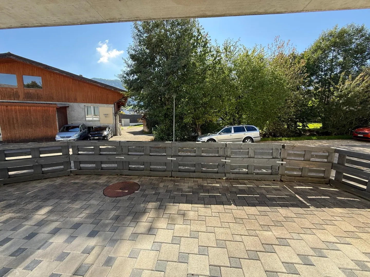 Tavannes, bellissimo appartamento di 3,5 locali al piano terra con terrazza - Foto 1 di 7