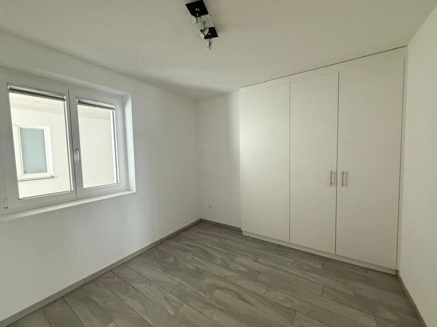 Tavannes, bellissimo appartamento di 3,5 locali al piano terra con terrazza - Foto 4 di 7