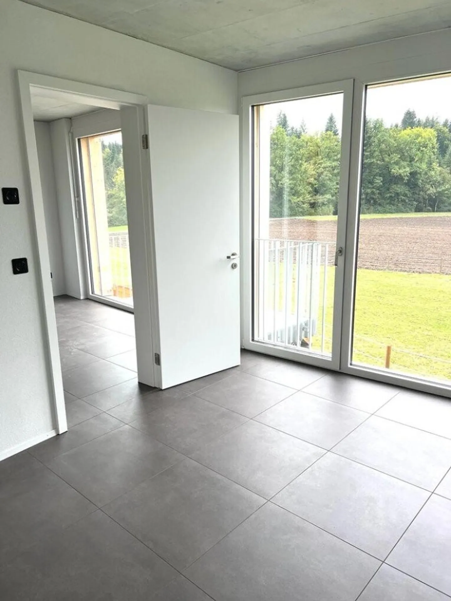 Apartment for rent - Photo 4 of 9