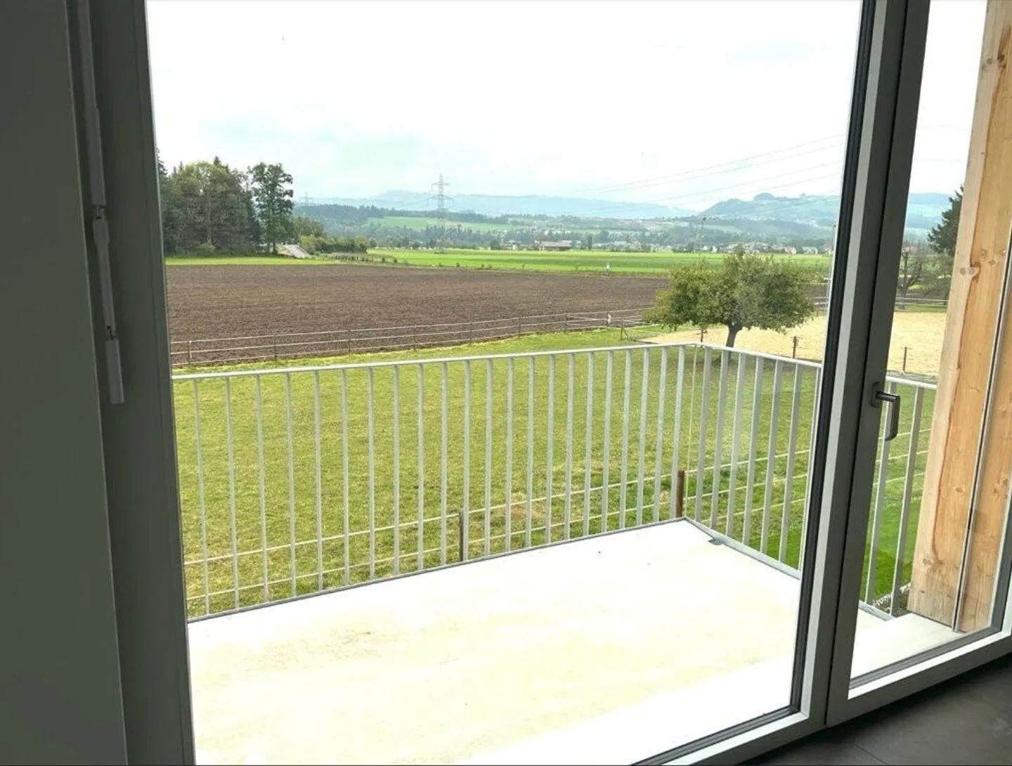 Apartment for rent - Photo 8 of 9