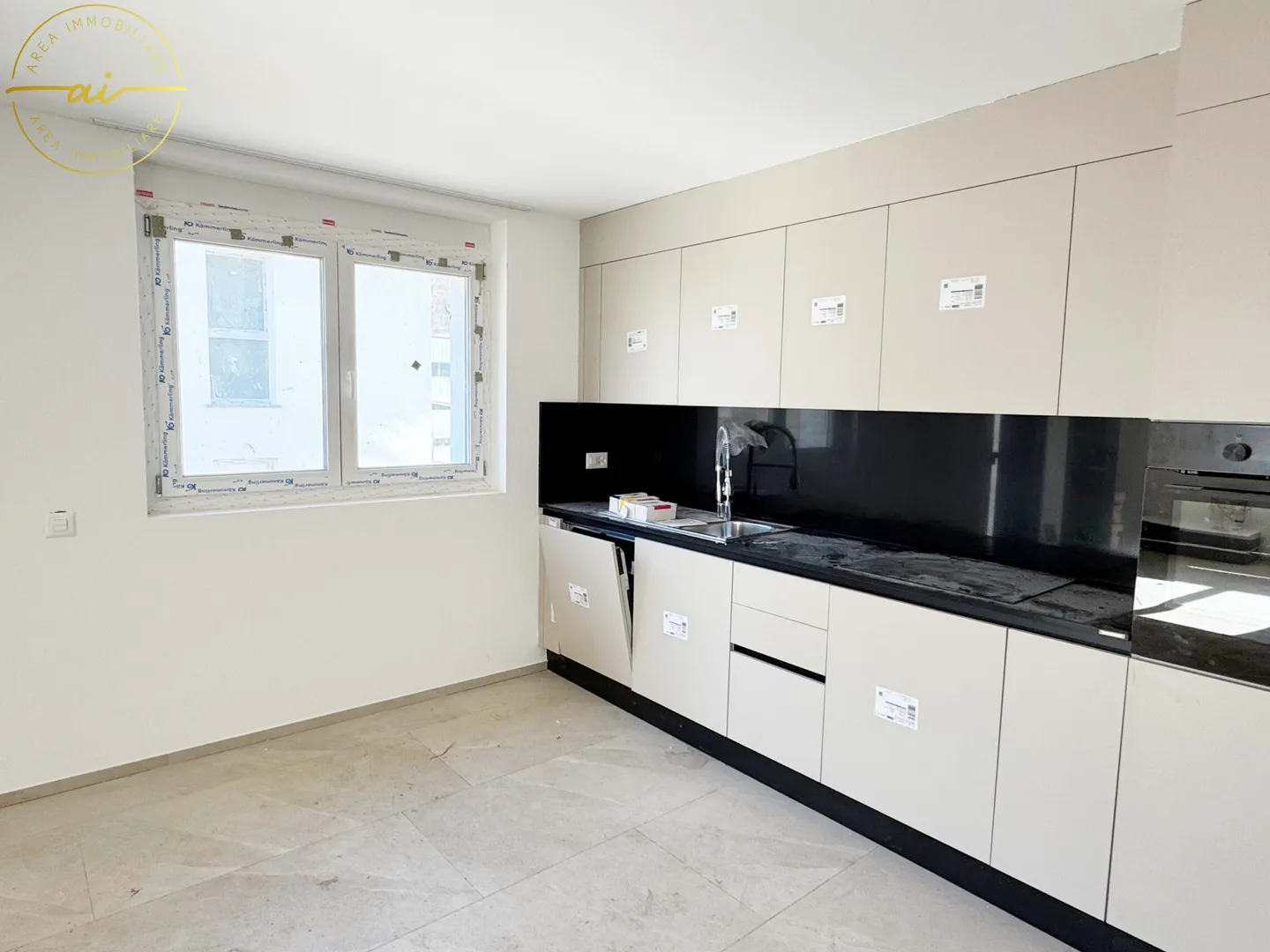 NOUVEL APPARTEMENT 3.5 PIÈCES DANS UNE VILLA JUMELÉE - Photo 2 sur 8