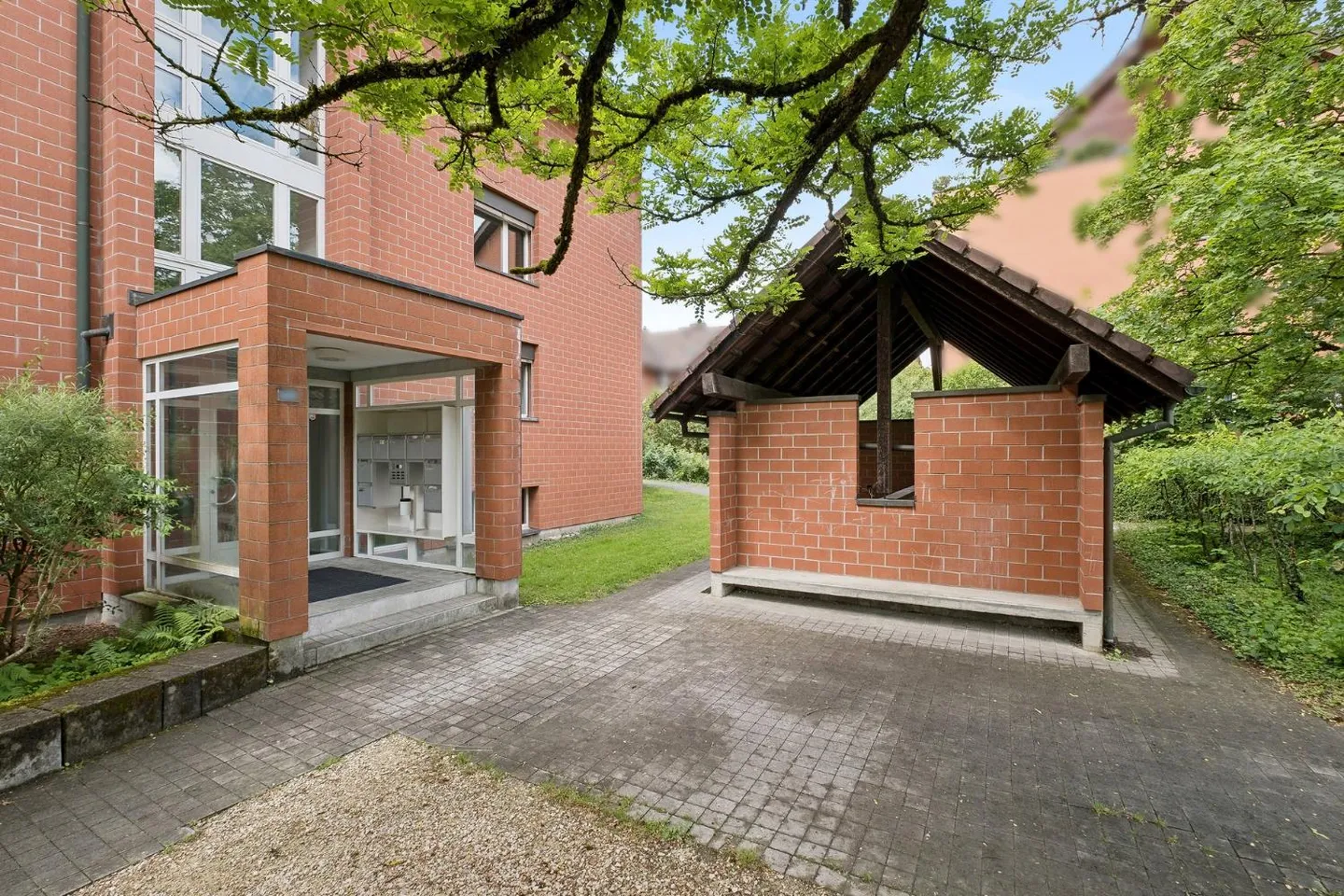 Spacious Apartment with Terrace - Photo 2 of 4