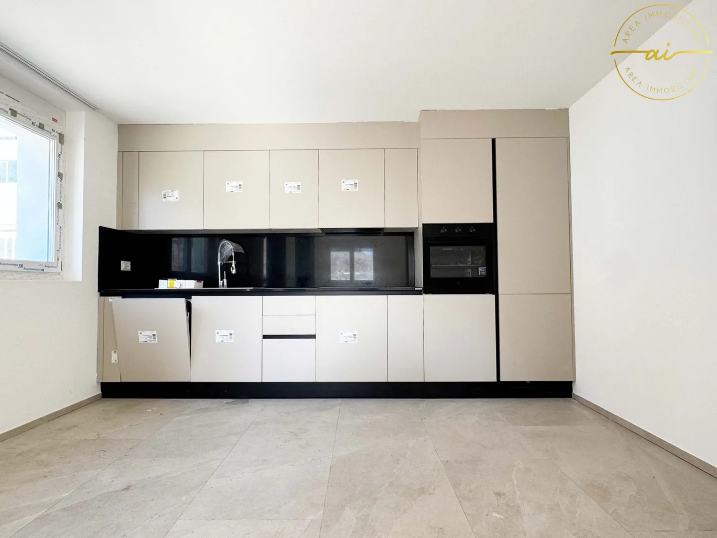 NOUVEL APPARTEMENT 3.5 PIÈCES DANS UNE VILLA JUMELÉE - Photo 1 sur 8