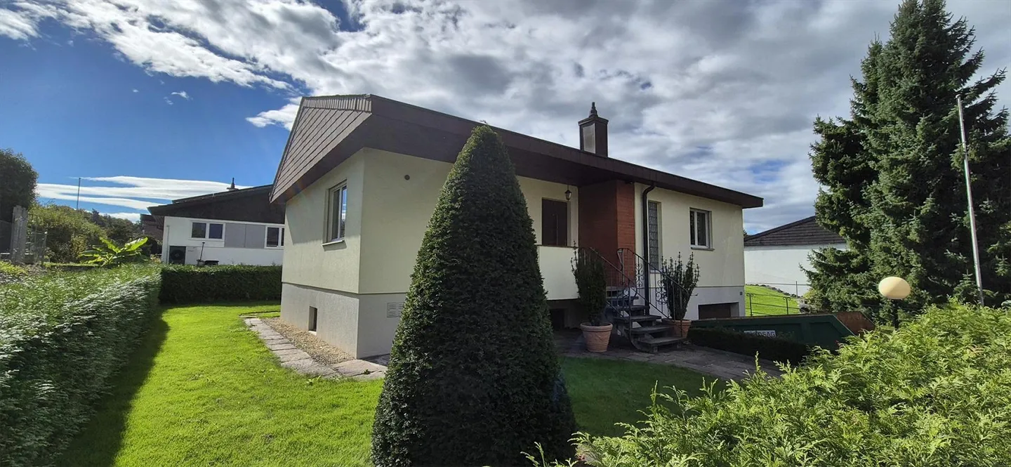 Casa unifamiliare in una zona residenziale tranquilla - Foto 1 di 13