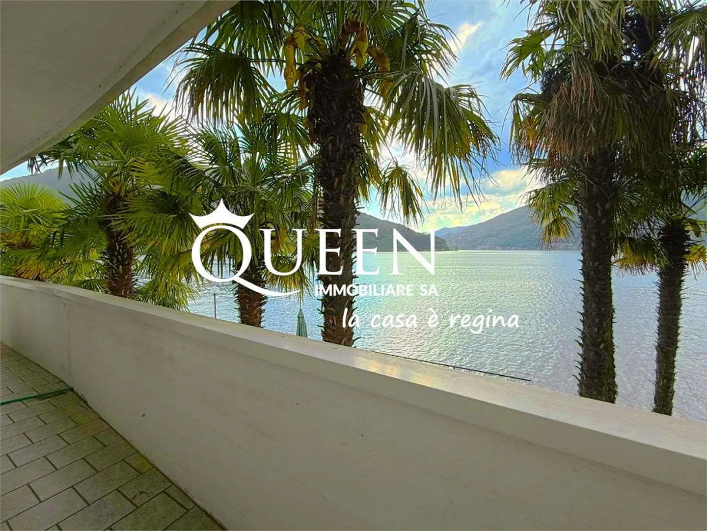 Bissone: Villa am Wasser, 6 Zimmer, 300 qm, Terrassen, Portikus - Foto 6 von 13