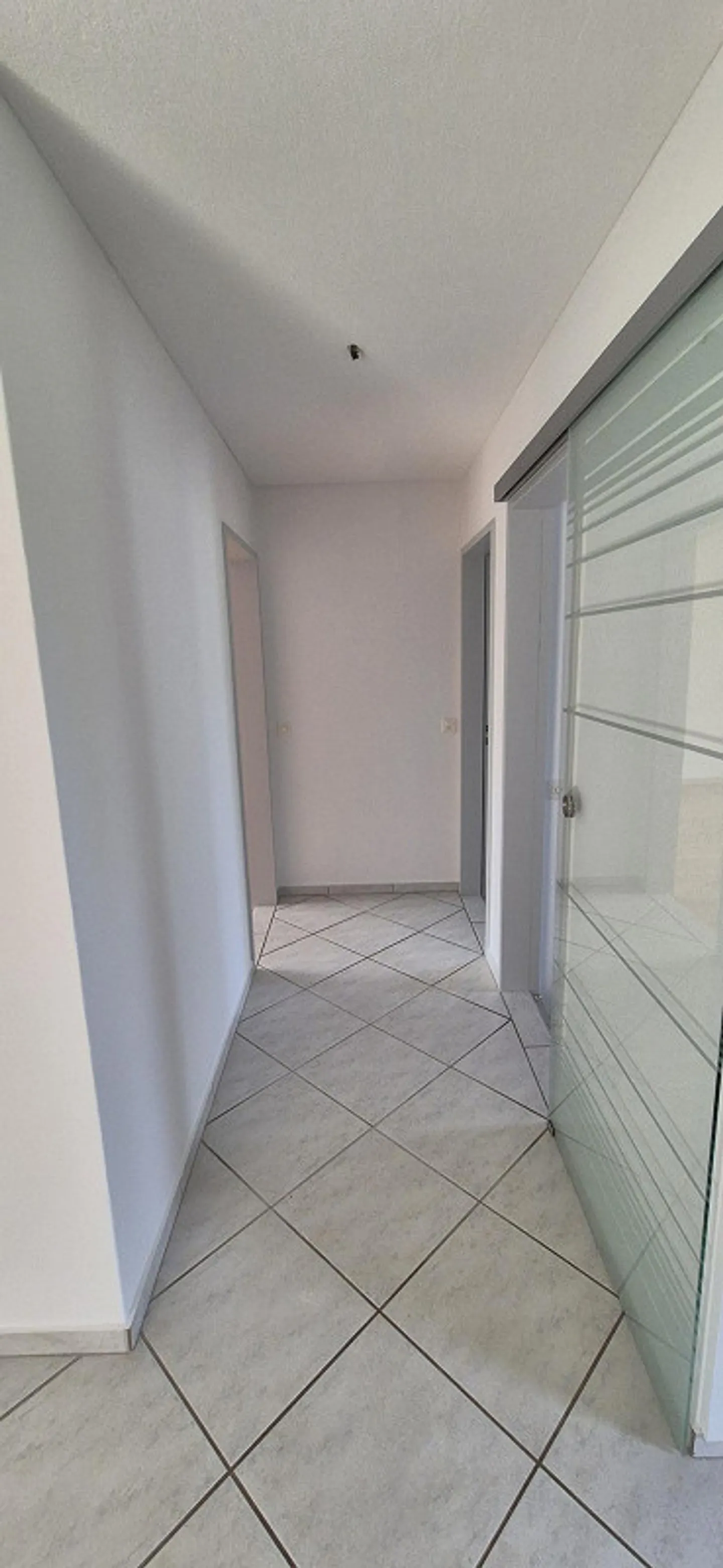 Casa unifamiliare in una zona residenziale tranquilla - Foto 6 di 13