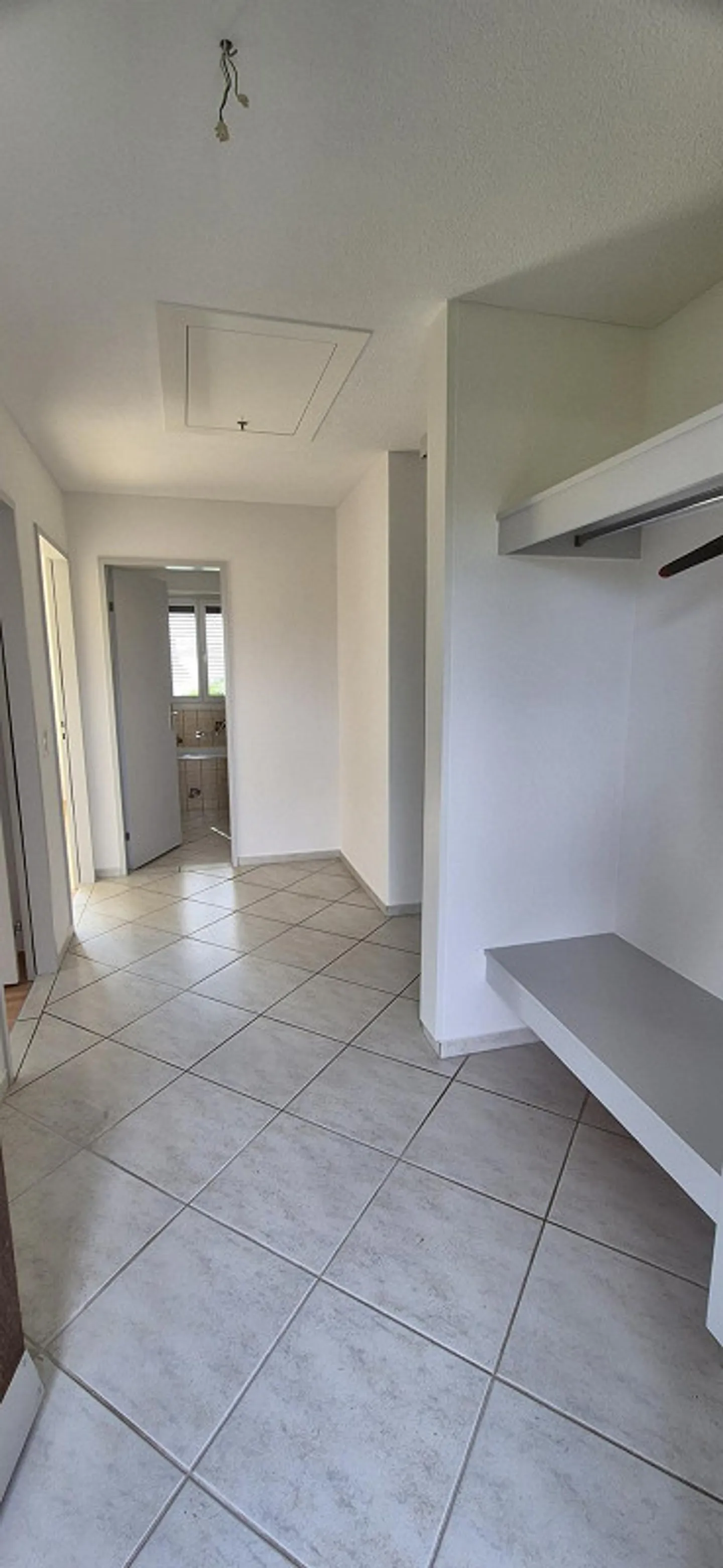 Casa unifamiliare in una zona residenziale tranquilla - Foto 4 di 13