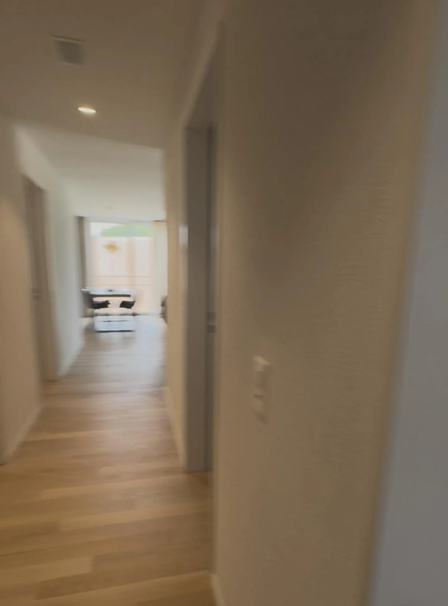 Furnished 3.5-room apartment with balcony & garage - Photo 2 of 6