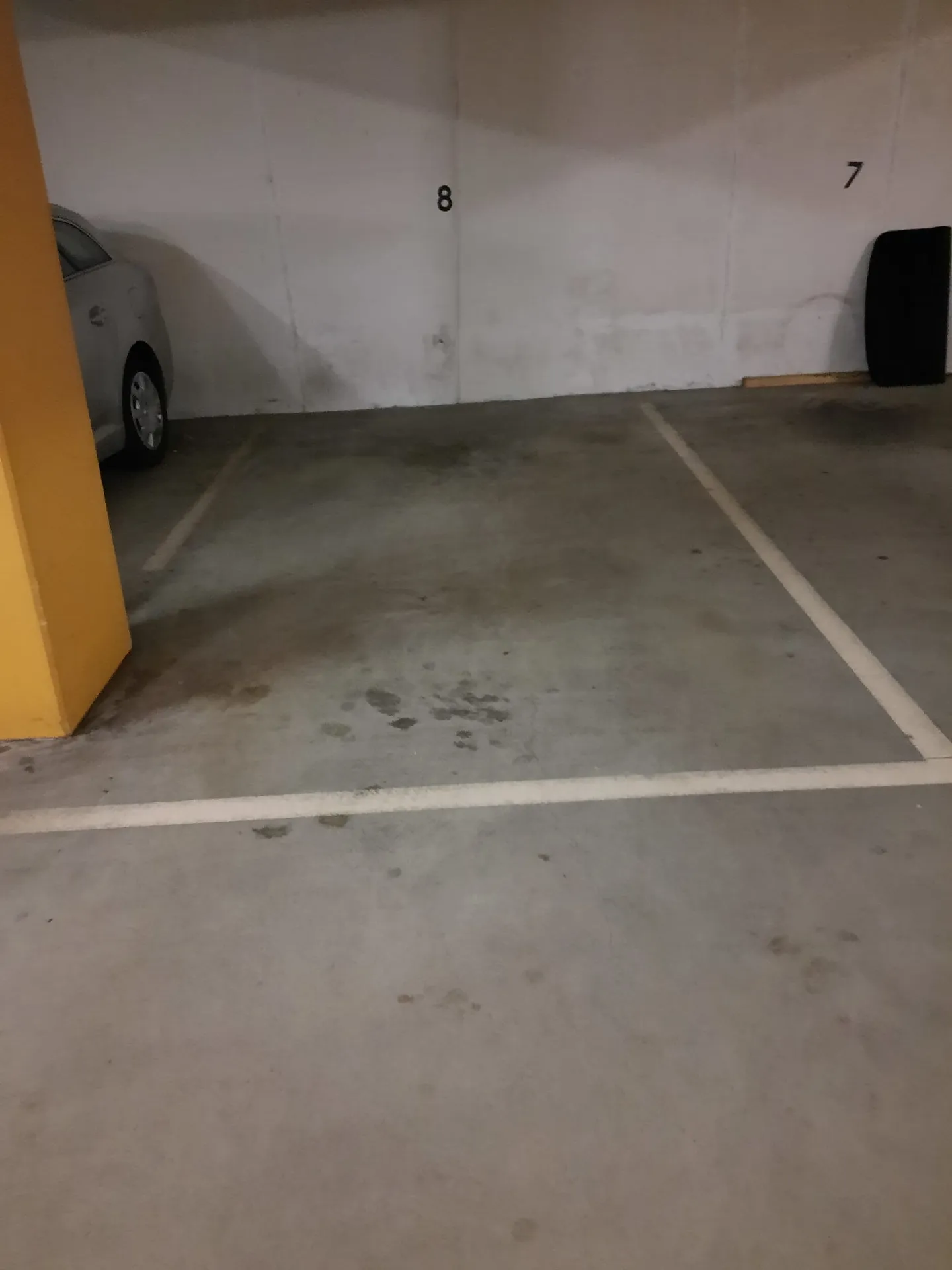 Parking space in underground garage - Photo 1 of 1