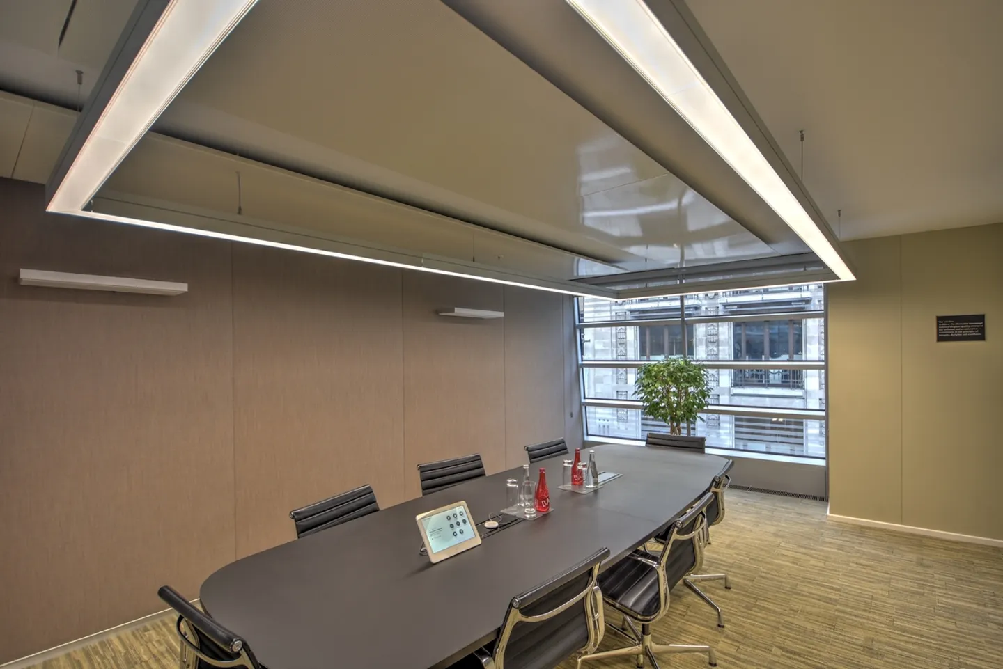 Bureaux à louer 300 m2, Rue du Rhône  - Photo 2 sur 5