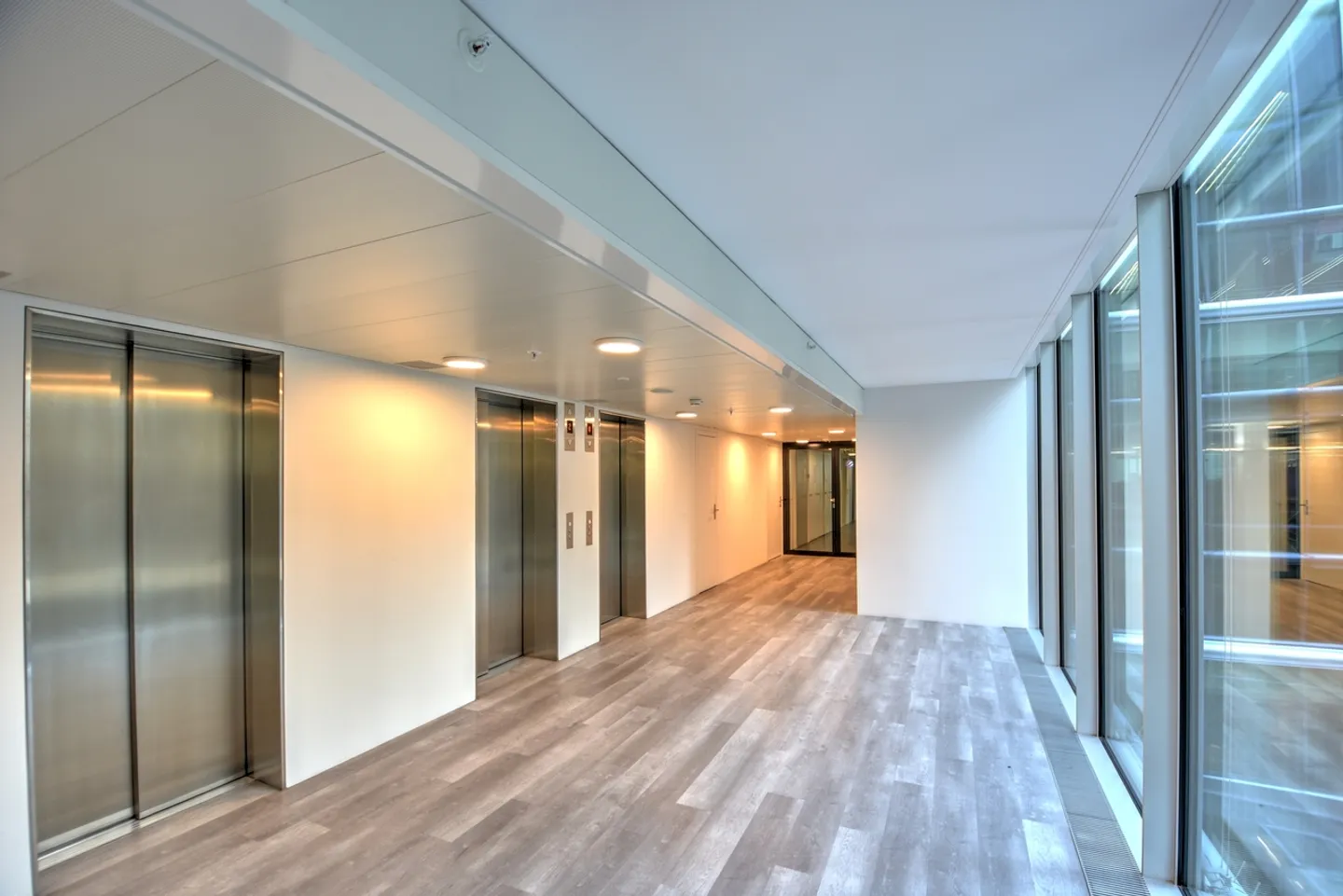 Bureaux à louer 300 m2, Rue du Rhône  - Photo 5 sur 5