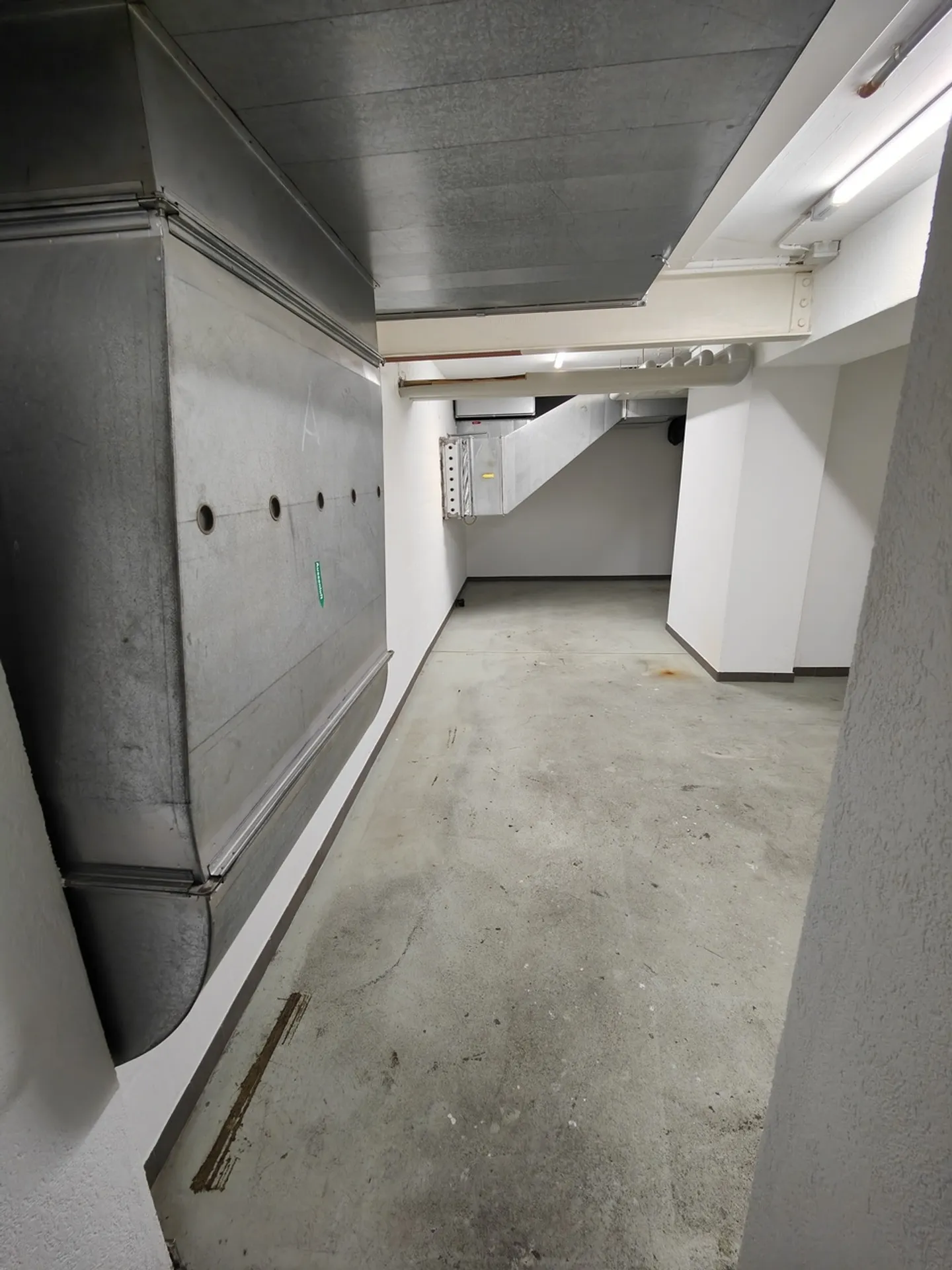 41m2 Storage Room Inner Margarethenstrasse Near Basel SBB - Photo 1 of 10