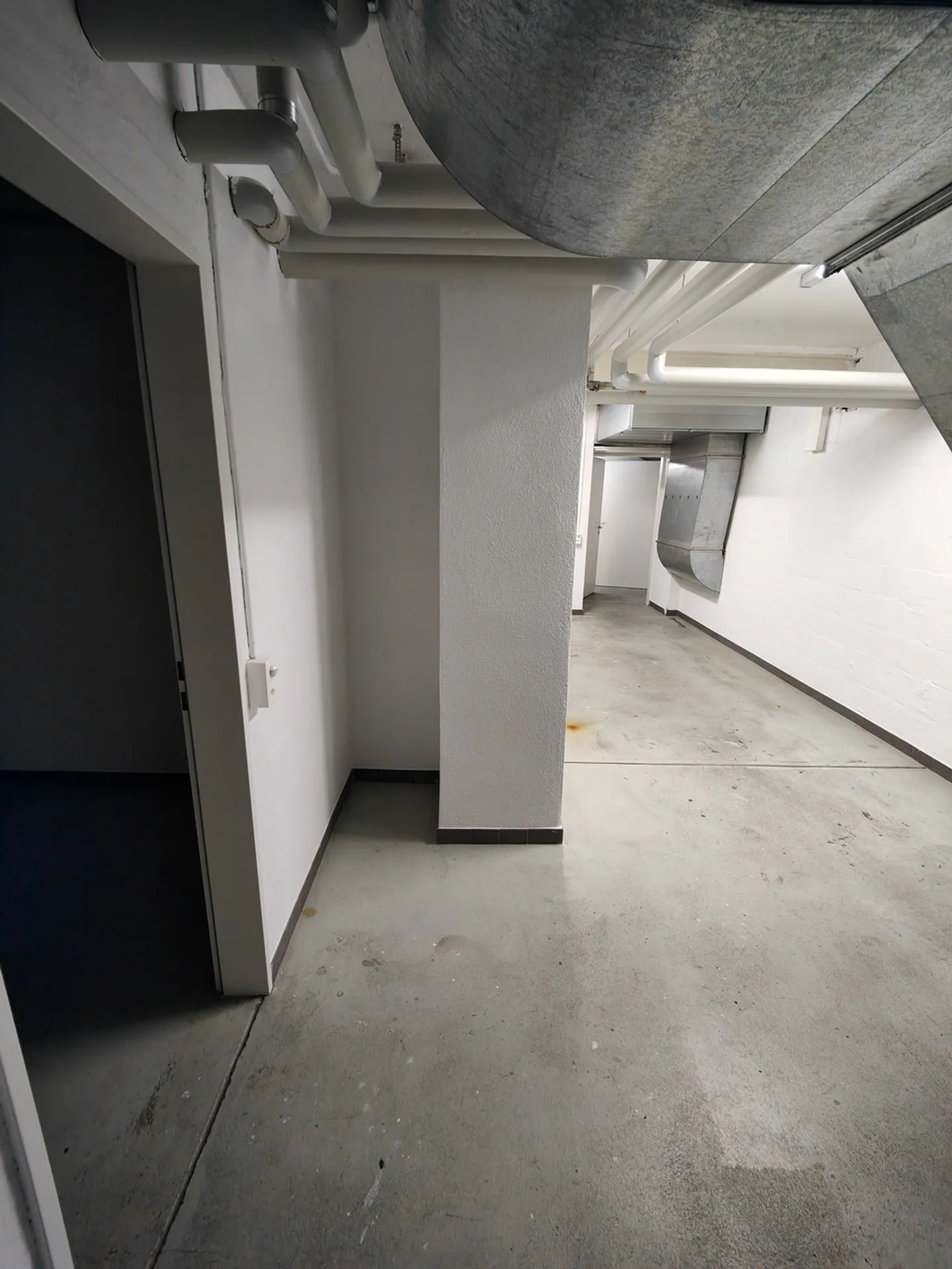 41m2 Storage Room Inner Margarethenstrasse Near Basel SBB - Photo 3 of 10