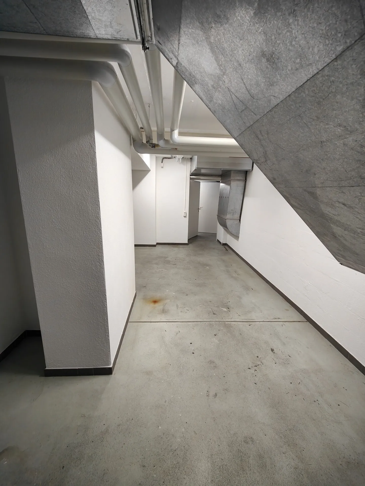 41m2 Storage Room Inner Margarethenstrasse Near Basel SBB - Photo 9 of 10