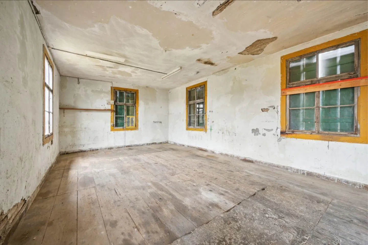 Living with History - Charming House Near the Lake - Photo 8 of 12