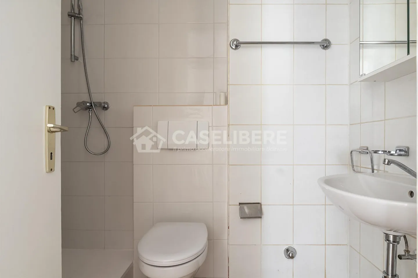RENOVATED 3.5 ROOMS IN LODRINO - Photo 8 of 8