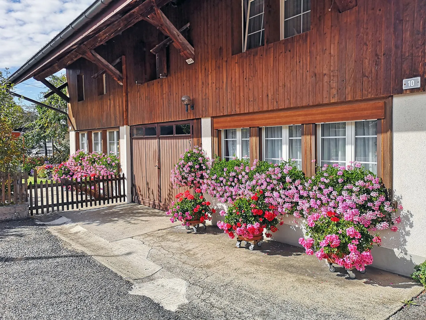 Maison de campagne bifamiliale avec potentiel de développement - Photo 1 sur 12