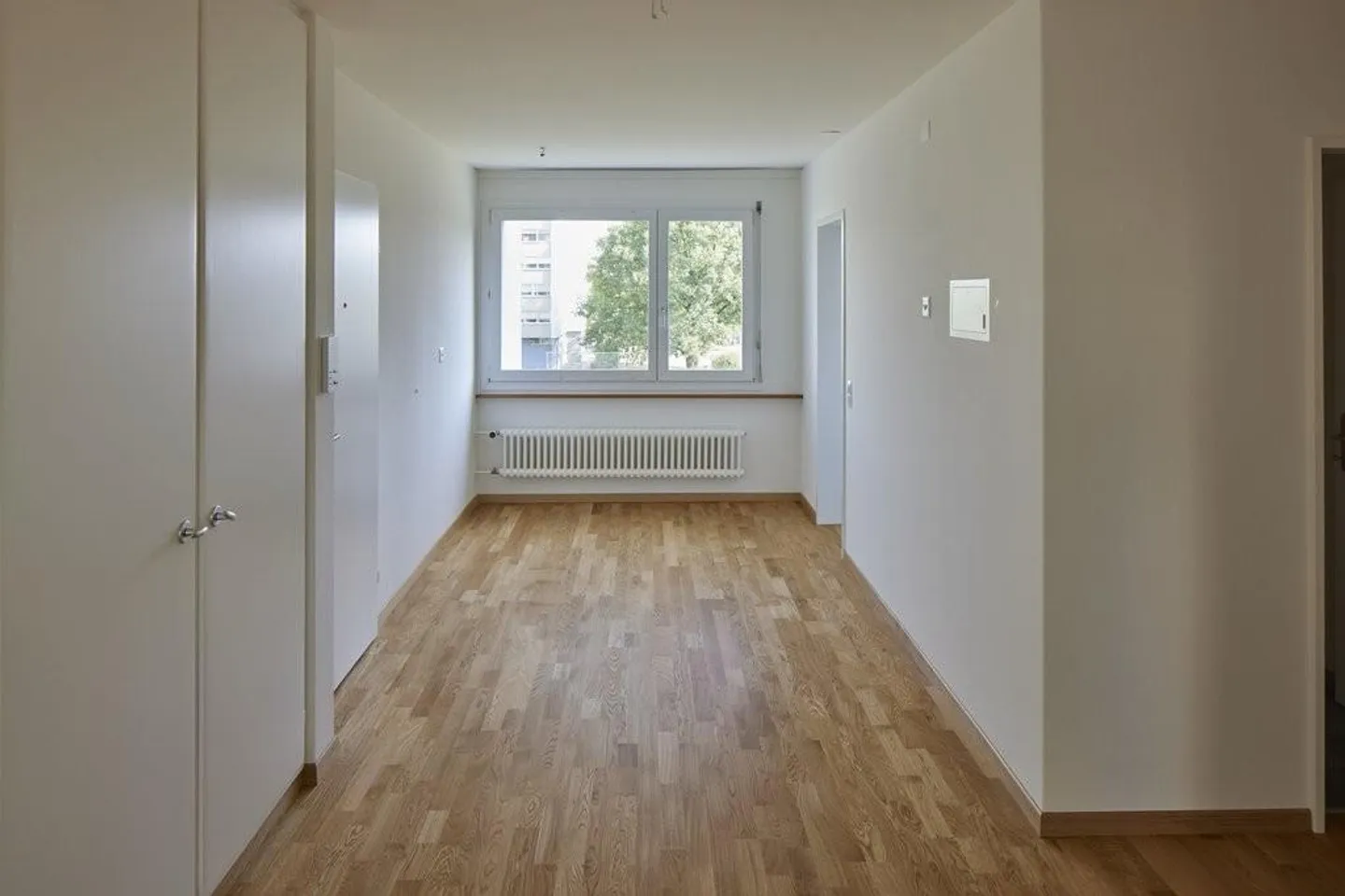Spacious and Central 4.5-Room Apartment - Photo 3 of 6