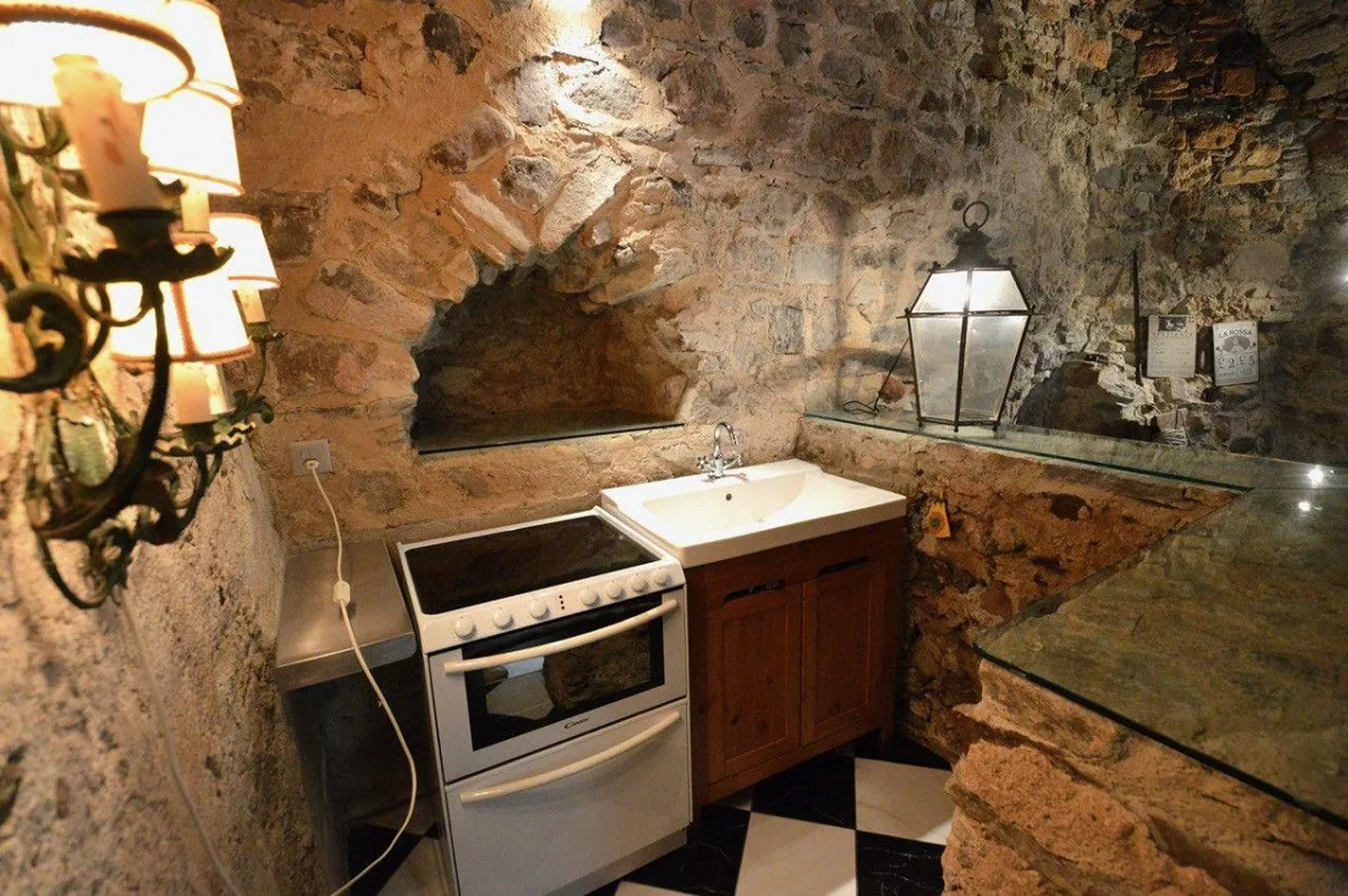 Charming Village House in Morcote with Grotto and Lake-View Garden - Photo 4 of 15