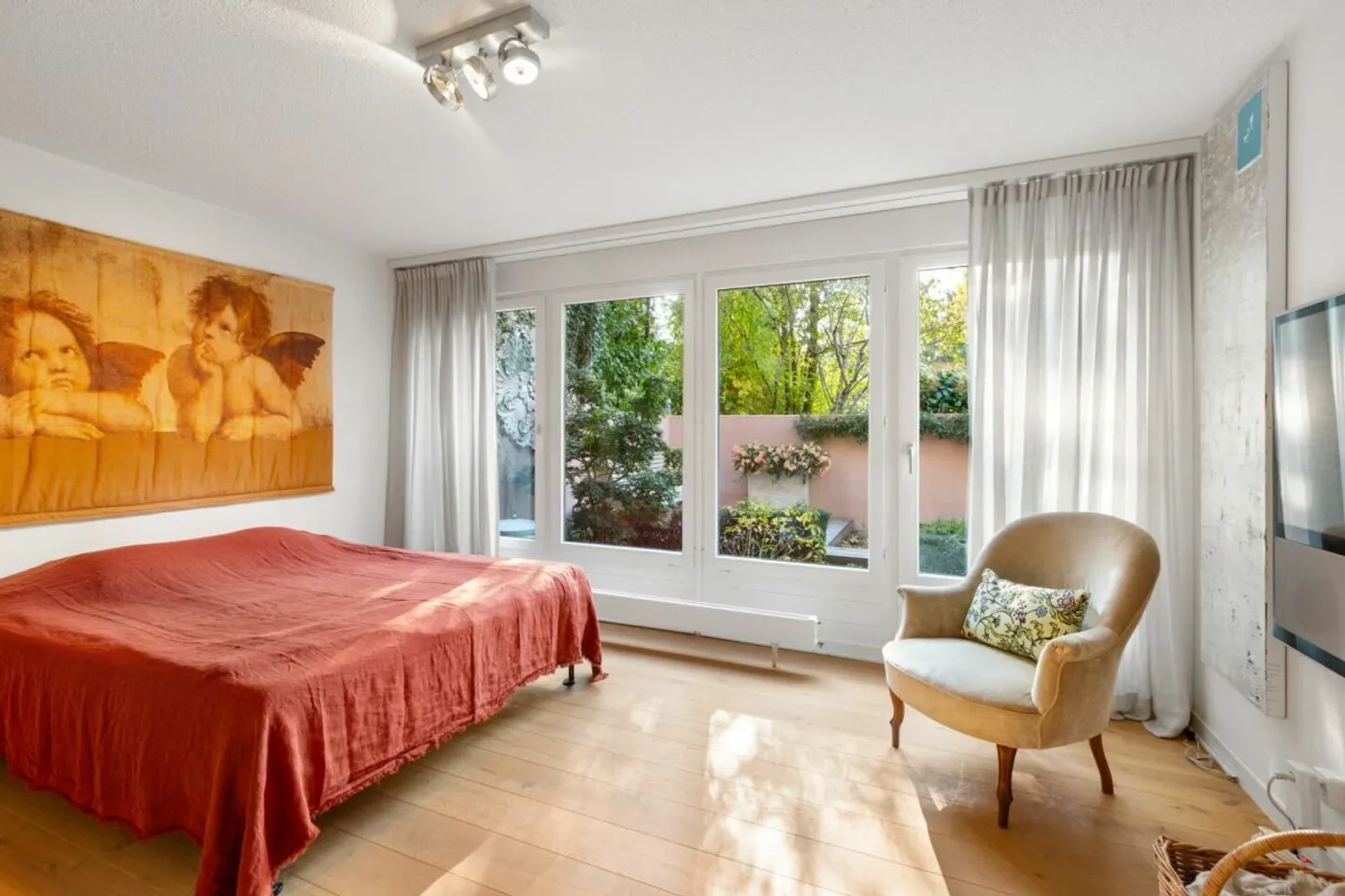 Idyllic Living at the Gates of Zurich - Photo 7 of 12