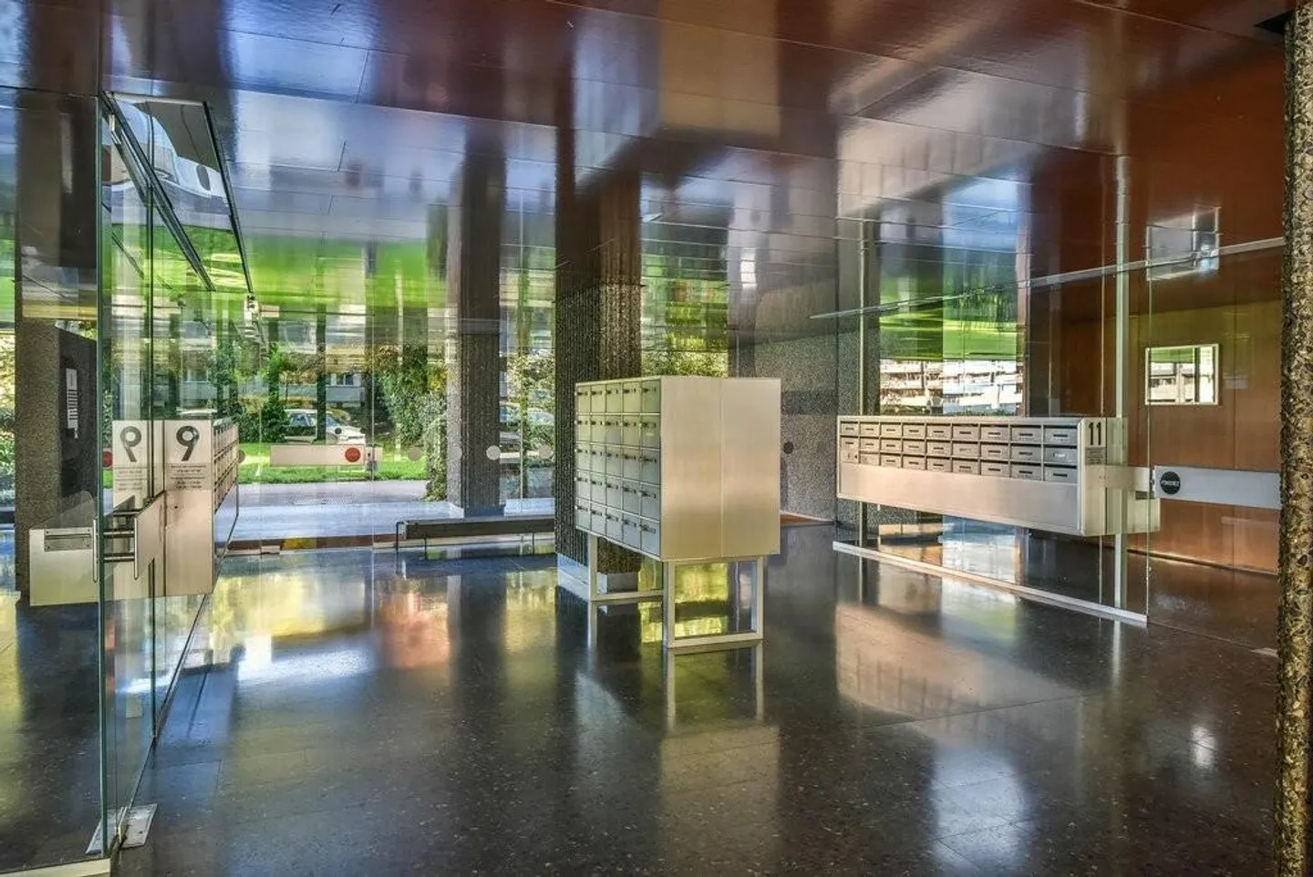 Bell'alloggio situato nel complesso La Tourelle - Foto 2 di 9