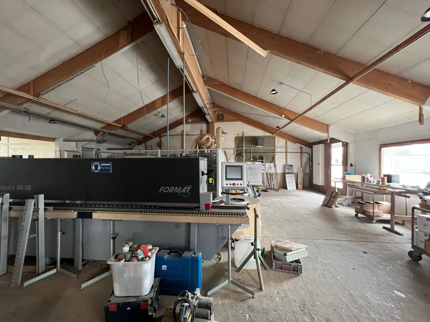 Saint-Blaise - Grande officina con uffici e showroom annesso a una casa di 2 - Foto 4 di 18
