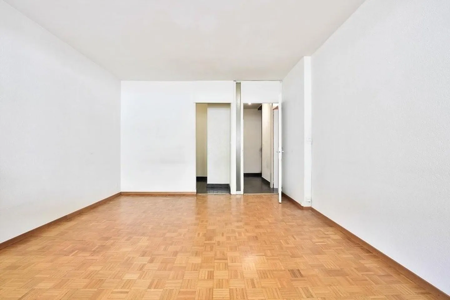 Bell'alloggio situato nel complesso La Tourelle - Foto 4 di 9