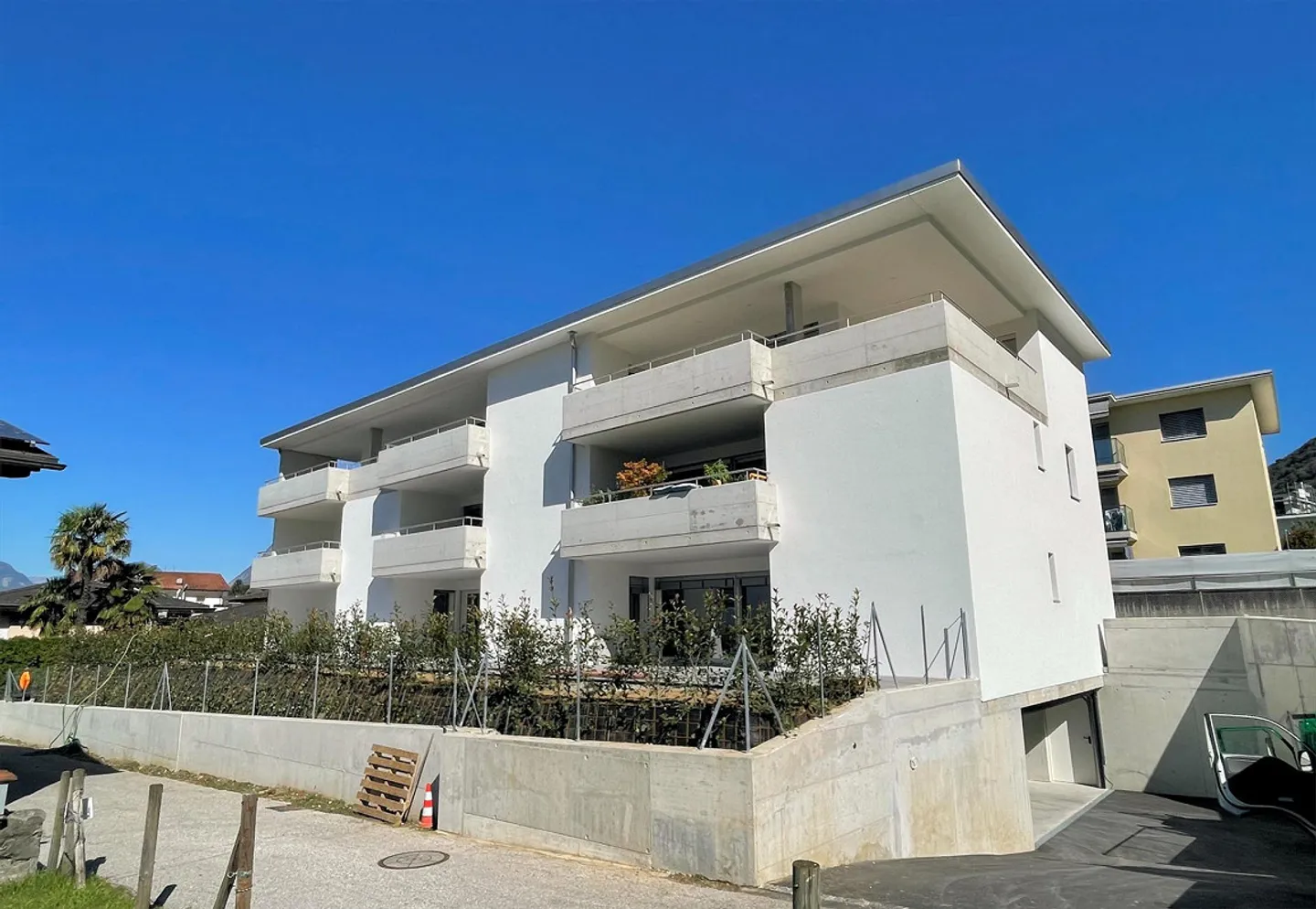 Neue Wohnung mit großem Garten und geräumiger Terrasse - Foto 1 von 13