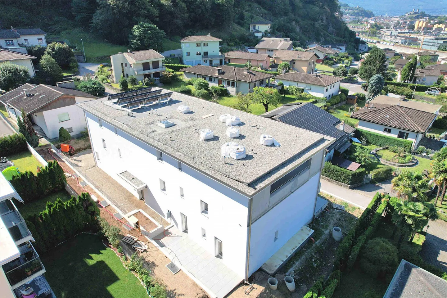 Neue Wohnung mit großem Garten und geräumiger Terrasse - Foto 3 von 13