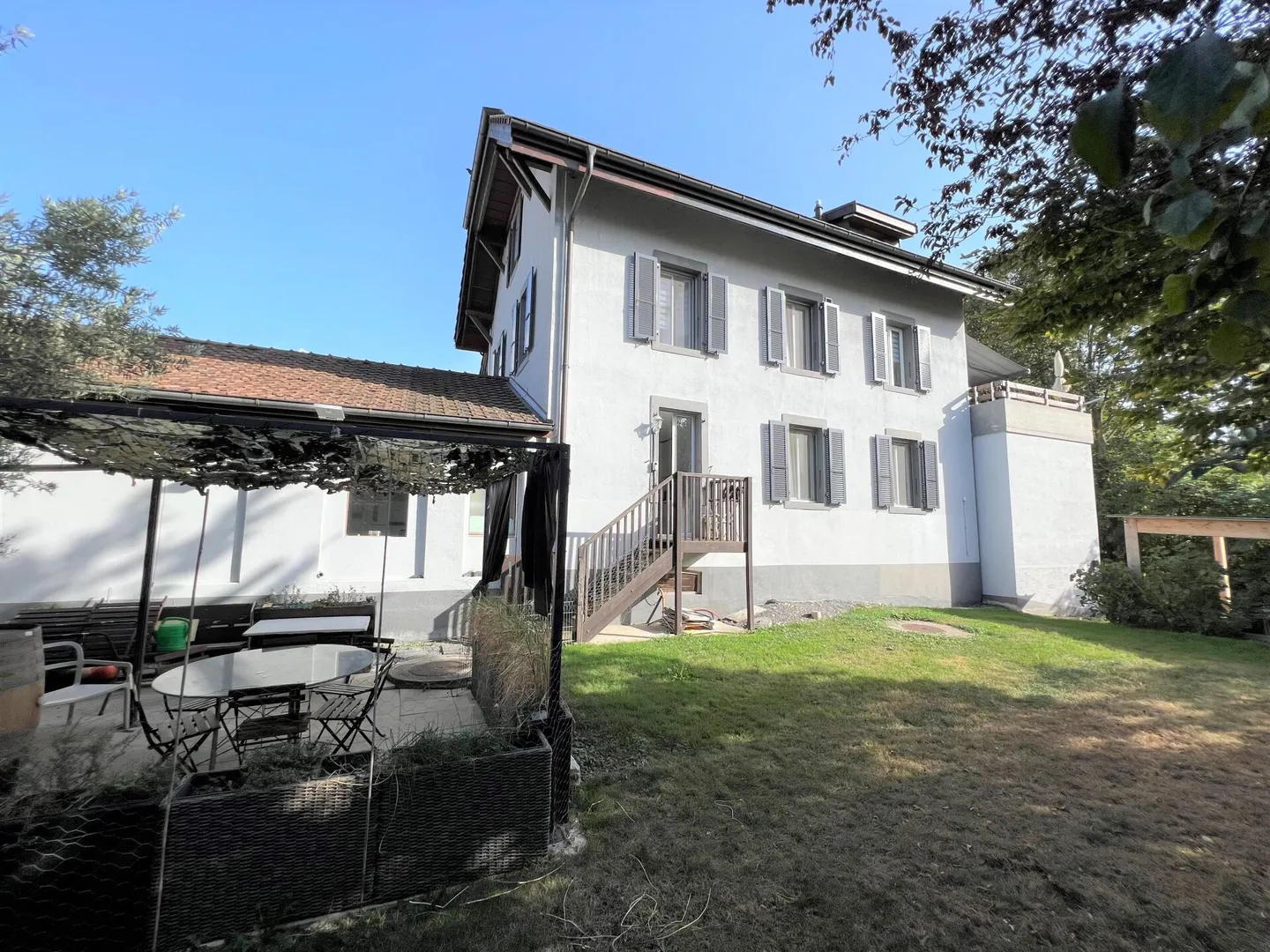 Saint-Blaise - Grande officina con uffici e showroom annesso a una casa di 2 - Foto 2 di 18