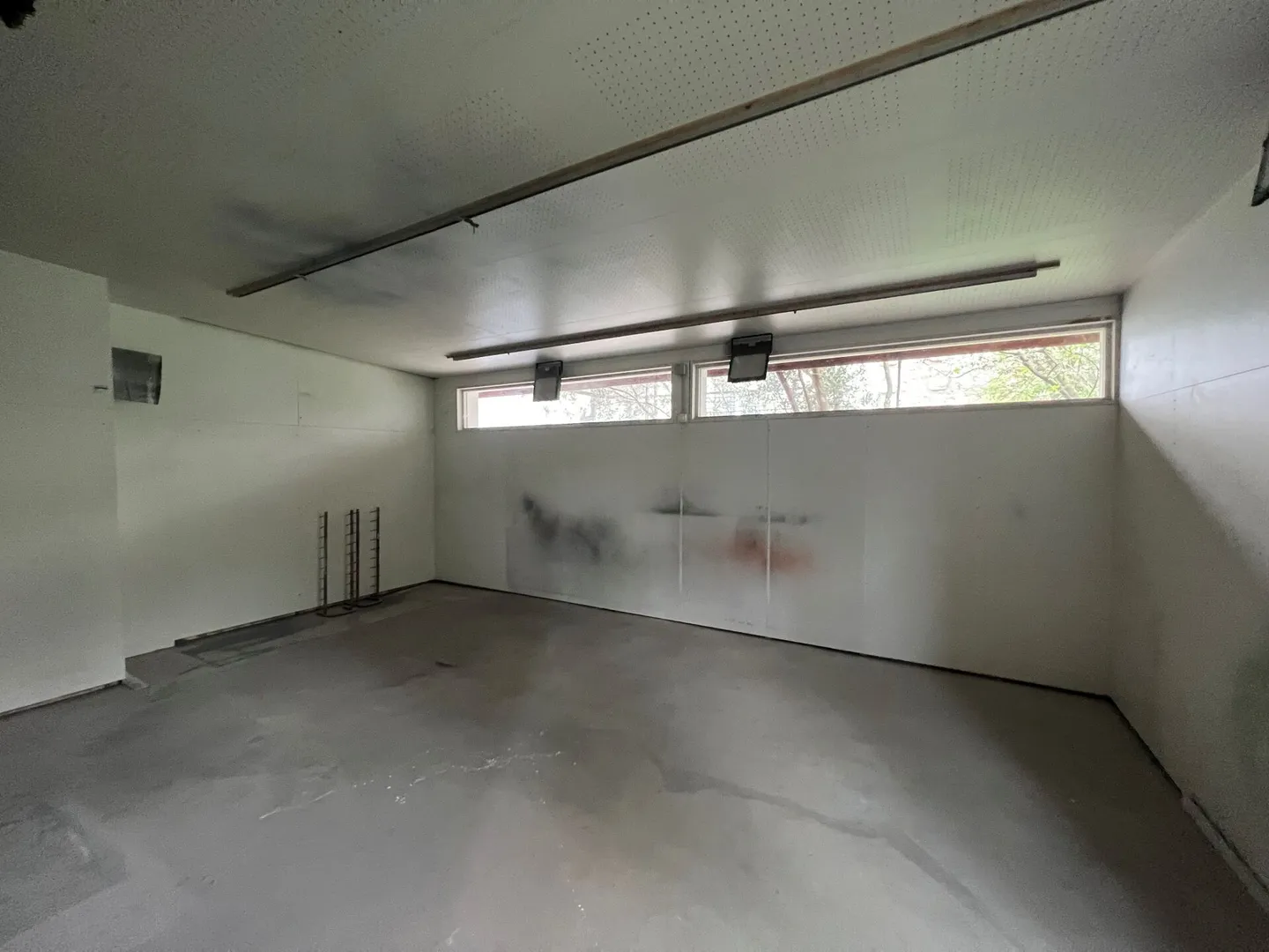 Saint-Blaise - Grande officina con uffici e showroom annesso a una casa di 2 - Foto 7 di 18