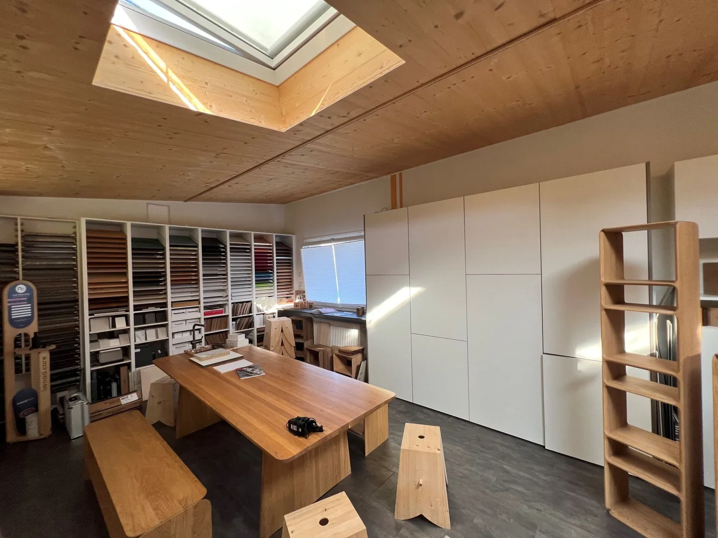 Saint-Blaise - Grande officina con uffici e showroom annesso a una casa di 2 - Foto 9 di 18