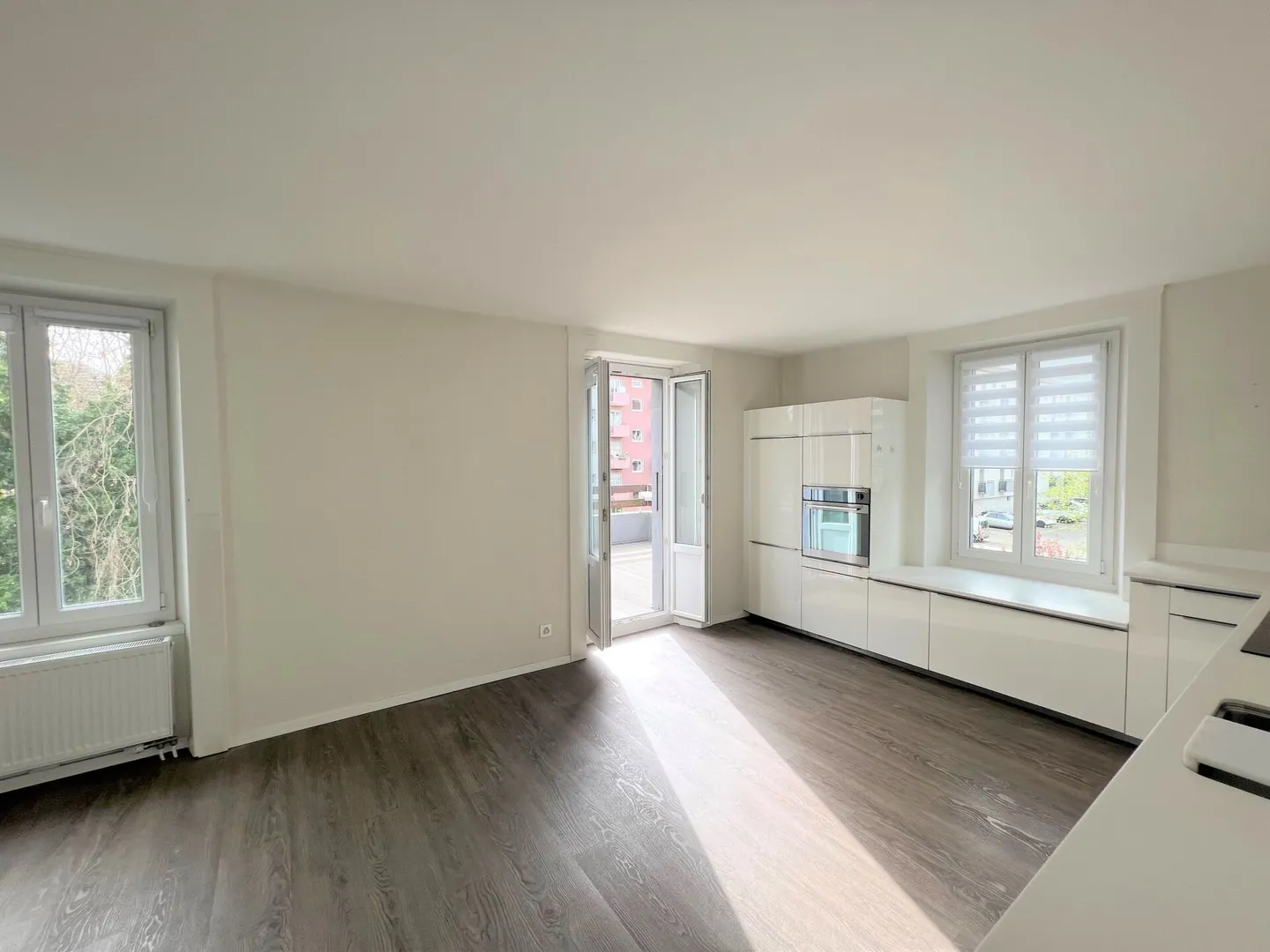 Saint-Blaise - Grande officina con uffici e showroom annesso a una casa di 2 - Foto 10 di 18