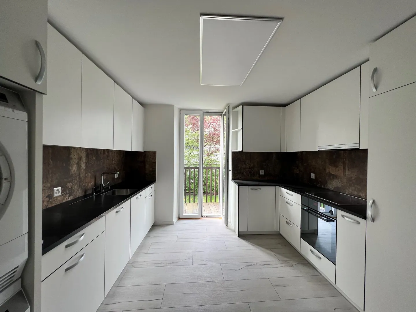 Saint-Blaise - Grande officina con uffici e showroom annesso a una casa di 2 - Foto 12 di 18
